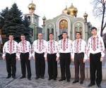 Kirkkomusiikkiyhtye Kanon Pyhän kolminaisuuden kirkon edessä Tšerkassyssa